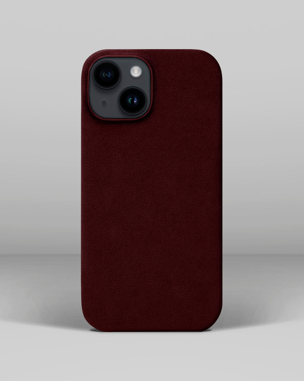 Бордовый чехол из алькантары для iPhone 14