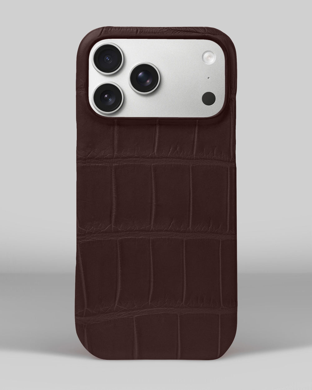 Темно-коричневий чохол обтягнутий шкірою крокодила для iPhone 18 Pro Max