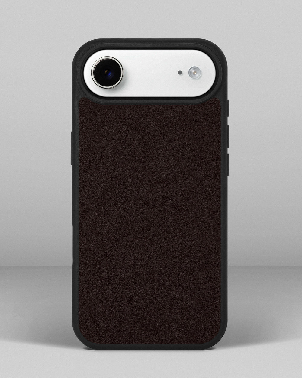 Etui z ciemnobrązową wstawką z alcantary do iPhone 17 Air