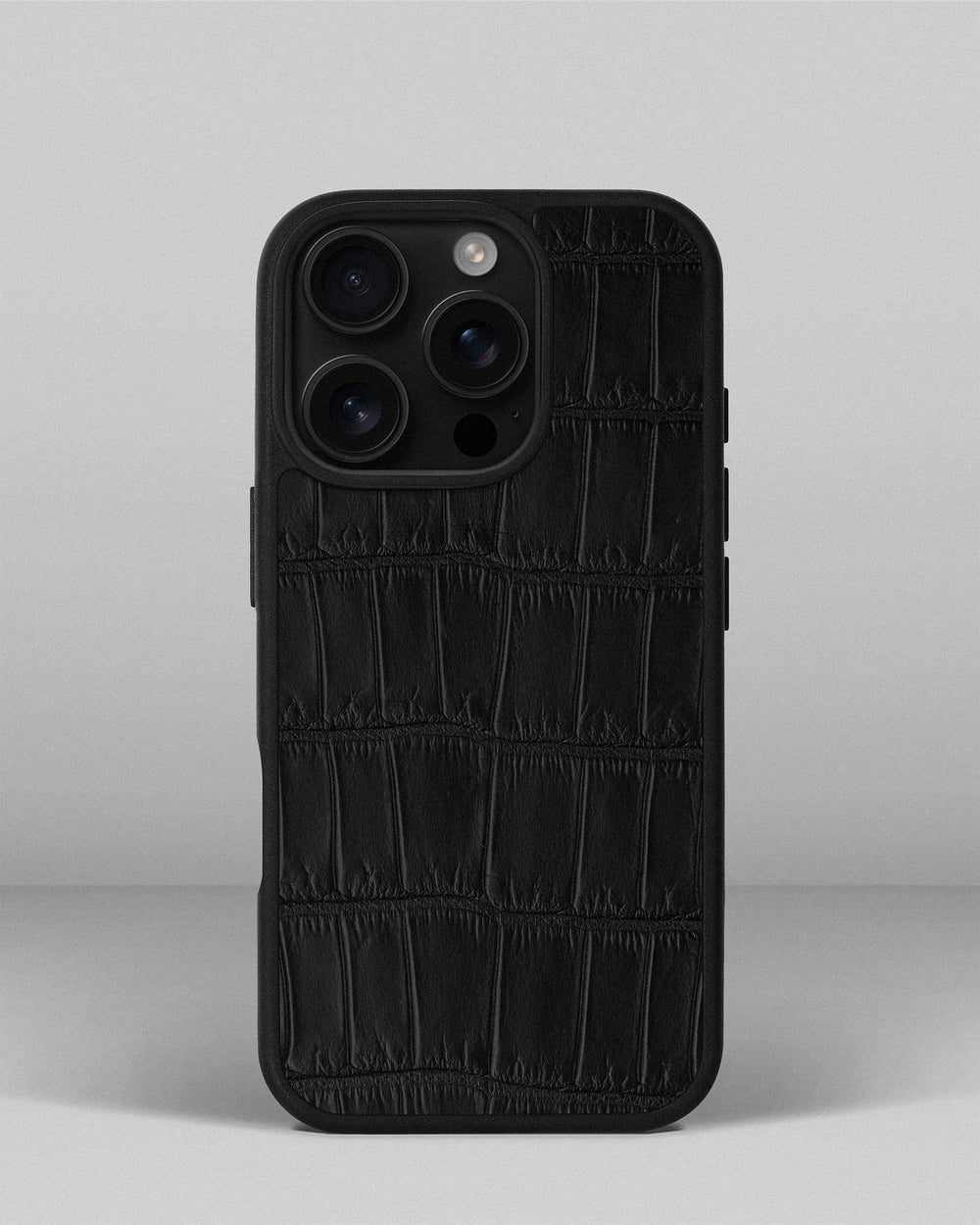 Etui z czarnej skóry krokodyla do iPhone 16 Pro
