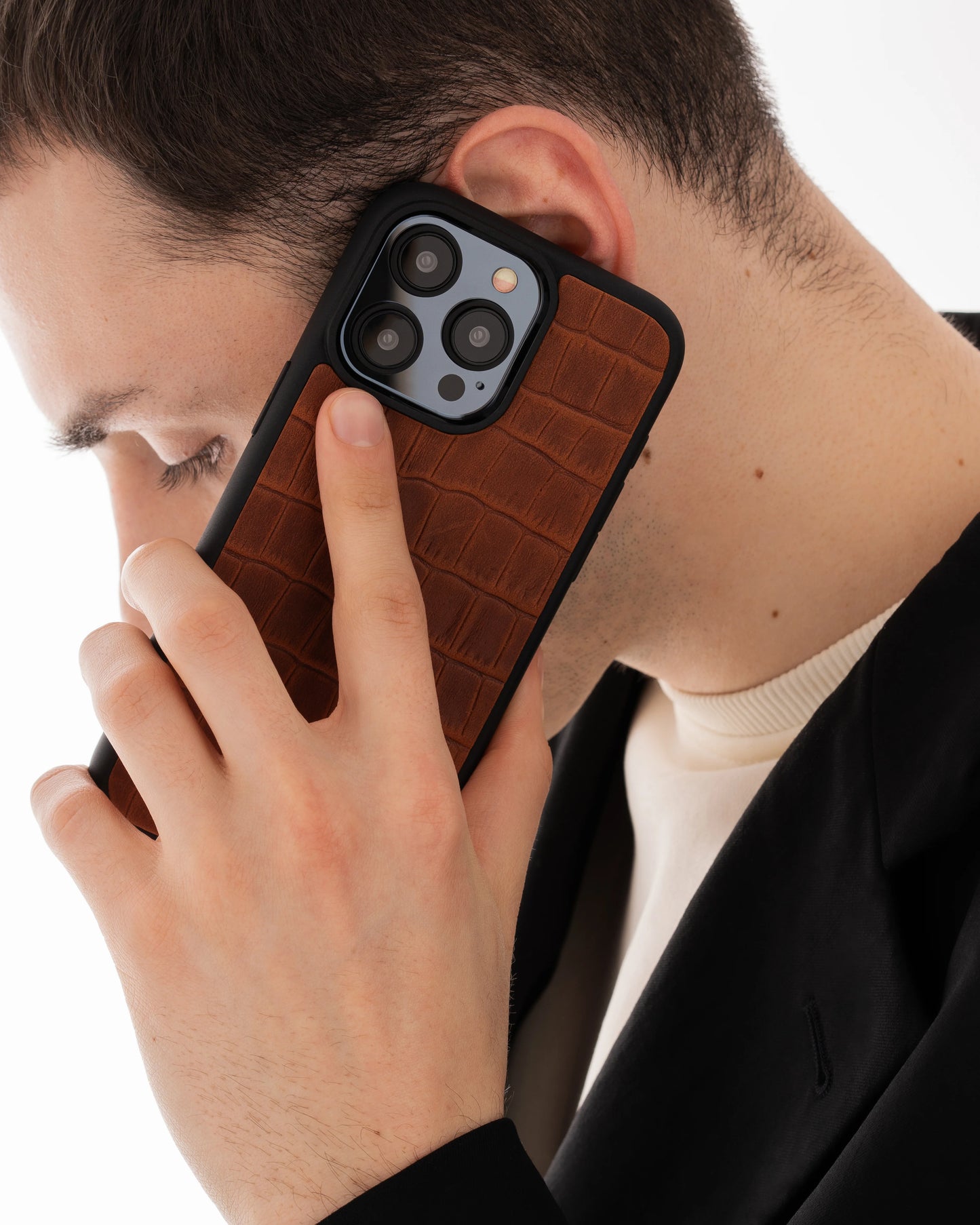 Чохол із рудого тиснення під крокодила на телячій шкірі для iPhone 16 Pro