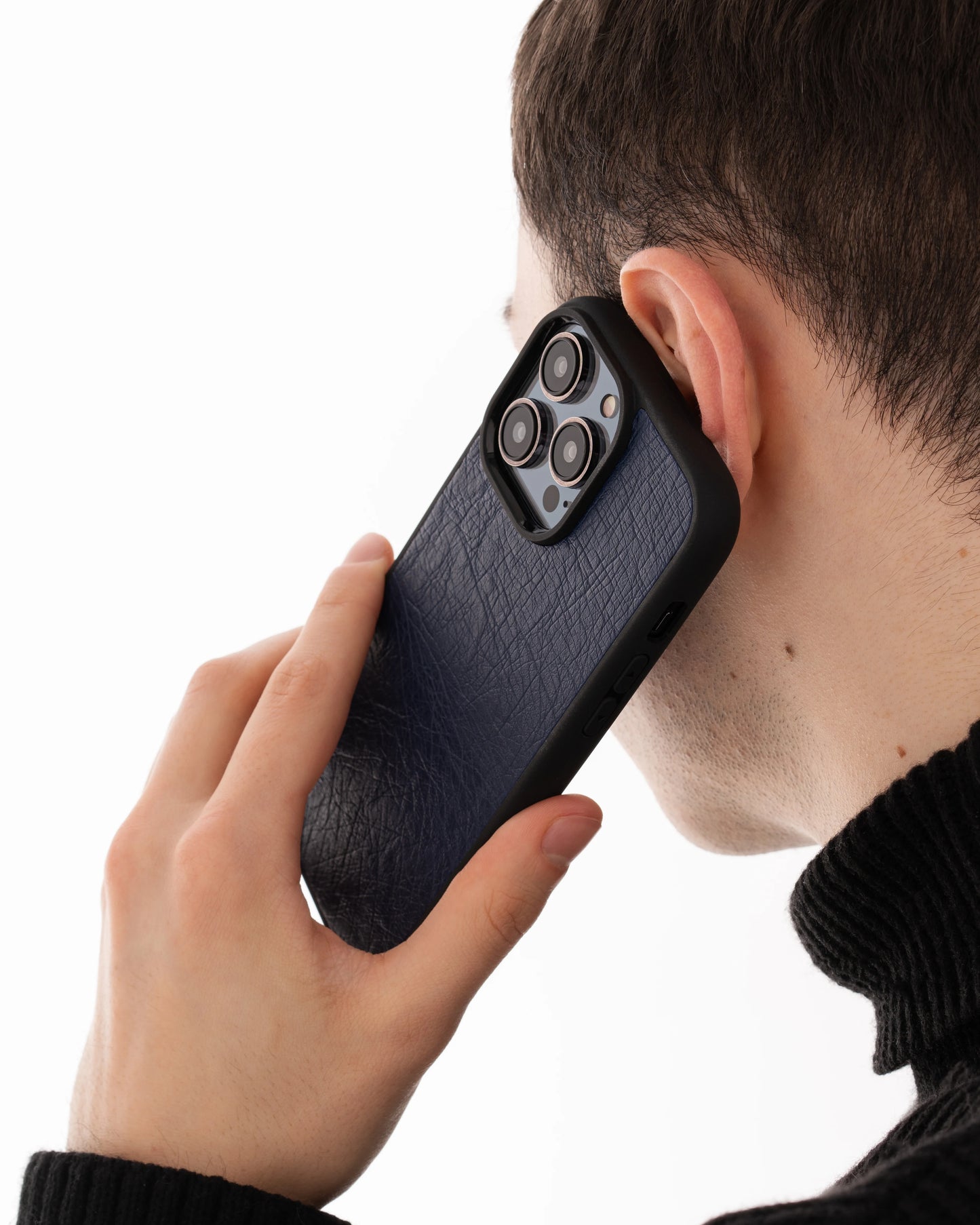 Чохол із темно-синьої шкіри страуса без фолікул для iPhone 16 Pro