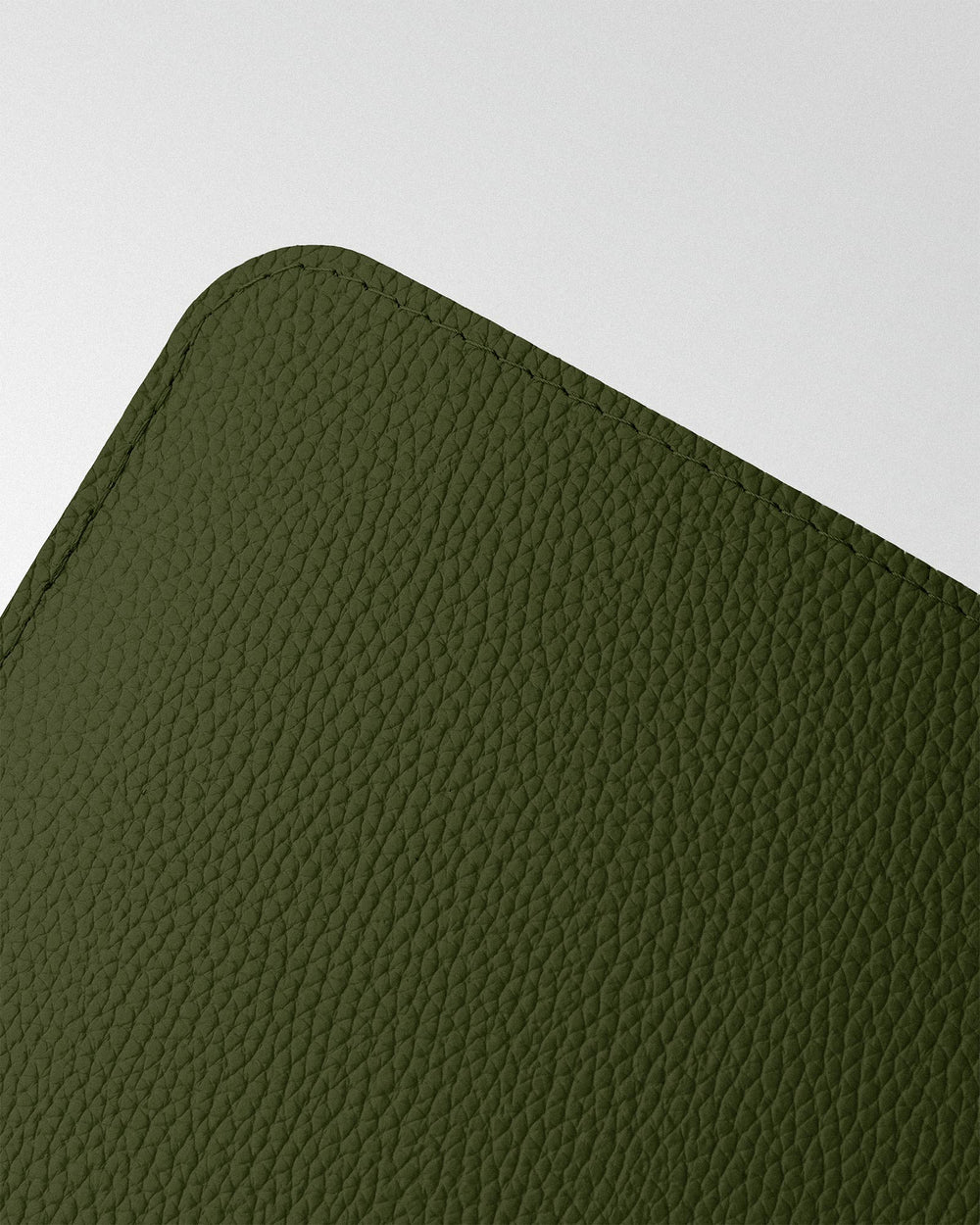 Etui Minimalist z ciemnozielonej skóry do MacBooka