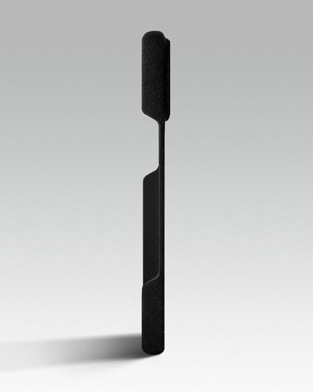 Czarne etui z alcantary na iPhone 16 Plus