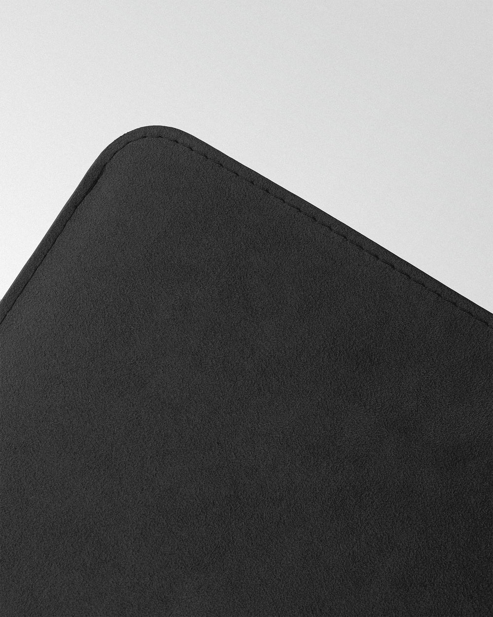 Чехол Minimalist из черной алькантары для MacBook