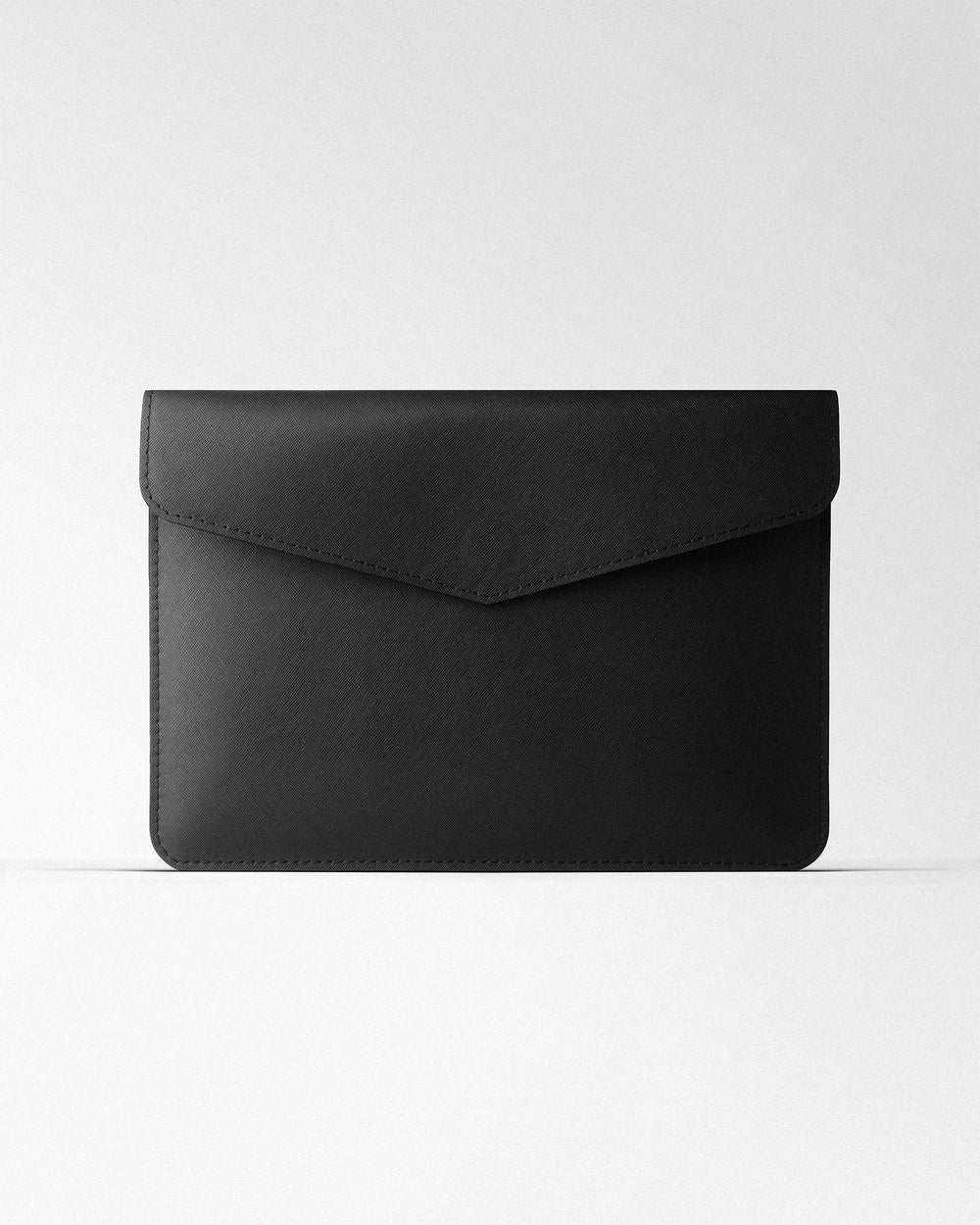 Чехол Magnetic Envelope из черной кожи сафьяно для MacBook