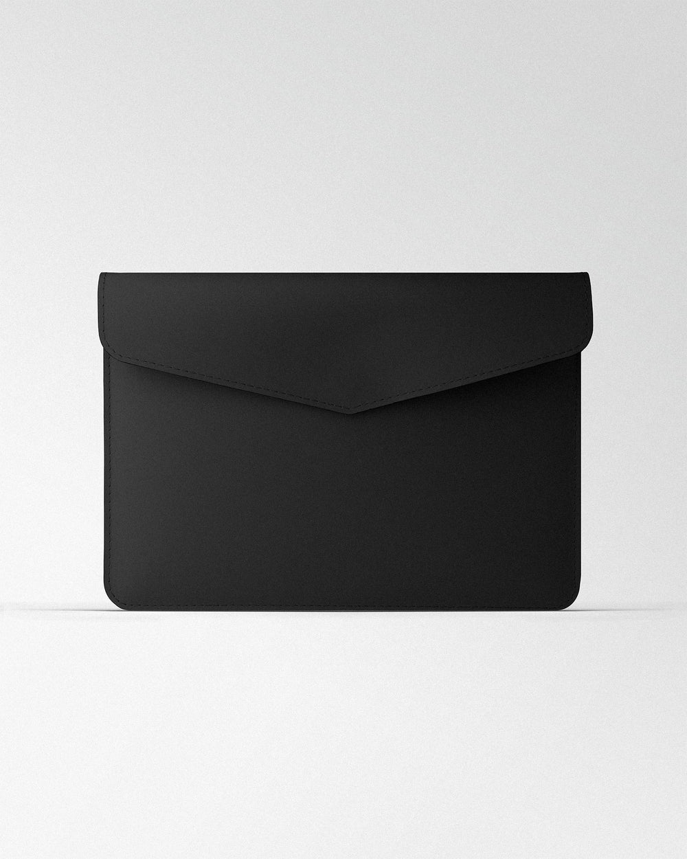 Чехол Magnetic Envelope из черной телячьей кожи для MacBook