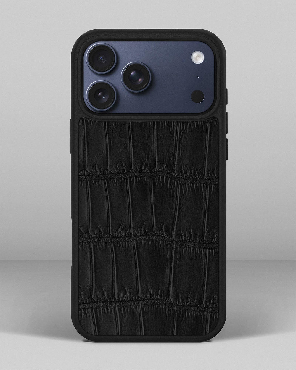 Etui z czarnej skóry krokodyla na iPhone 17 Pro Max
