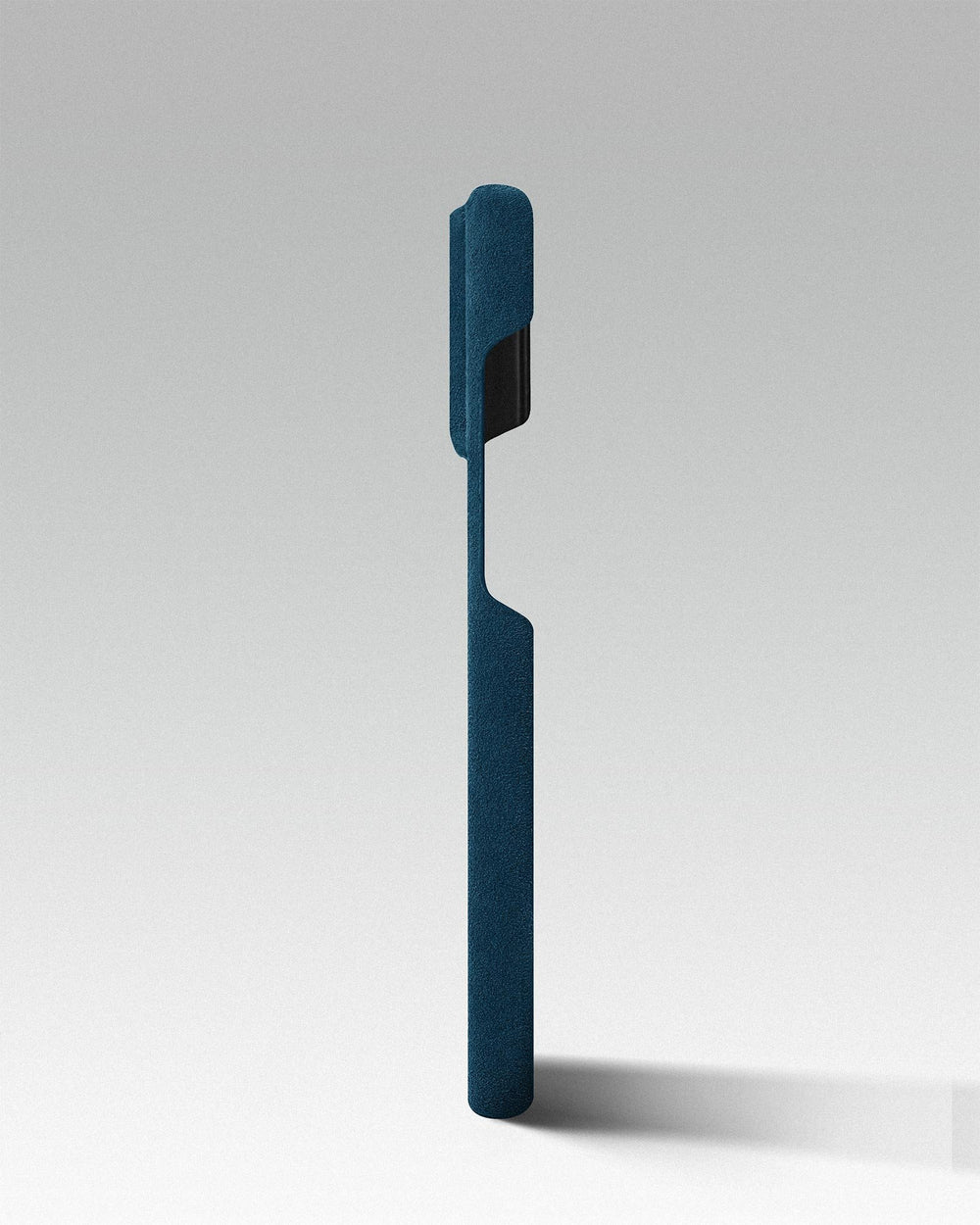 Niebieskie etui z alcantary na iPhone 16 Pro
