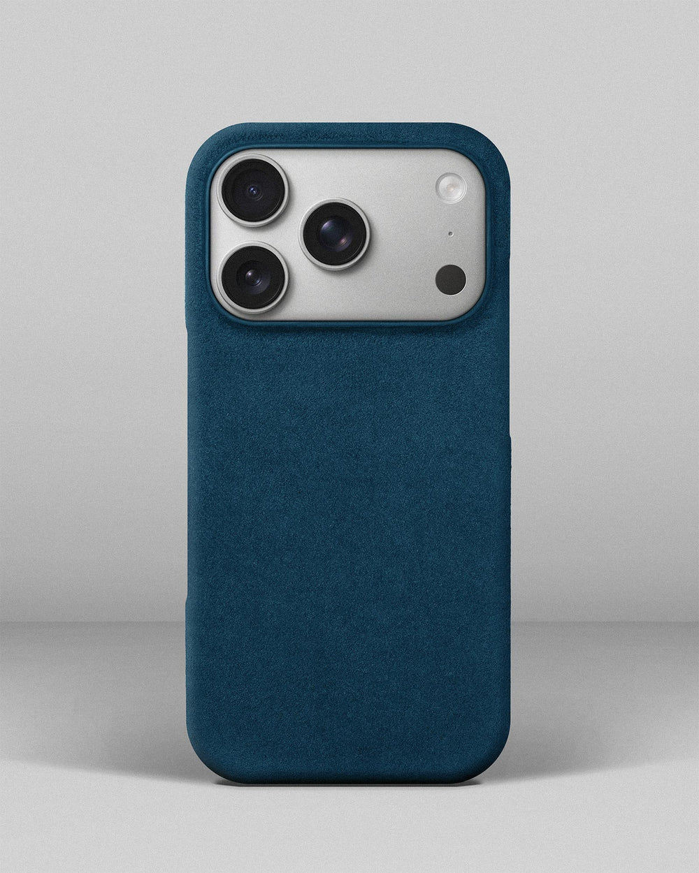 Niebieskie etui z alcantary do iPhone 17 Pro