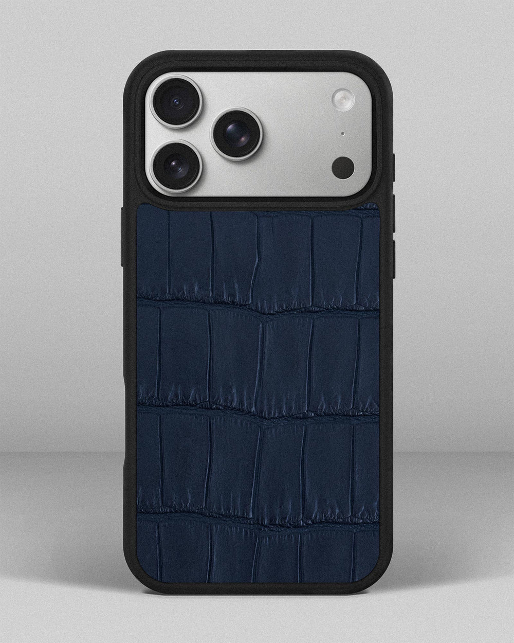 Чохол із темно-синьої шкіри крокодила для iPhone 18 Pro Max