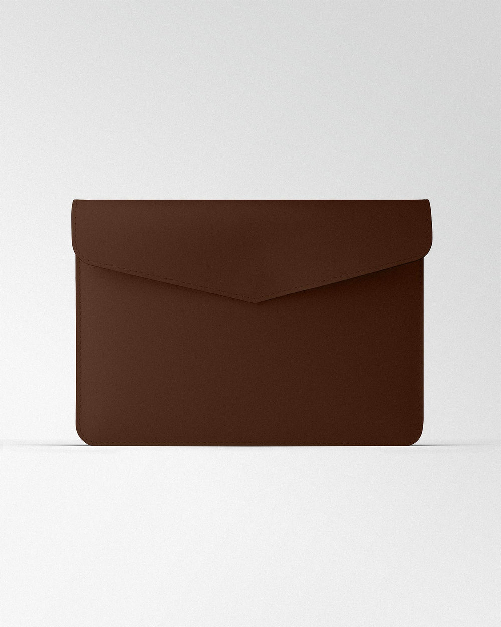 Etui Magnetic Envelope z rudej cielęcej skóry do MacBooka