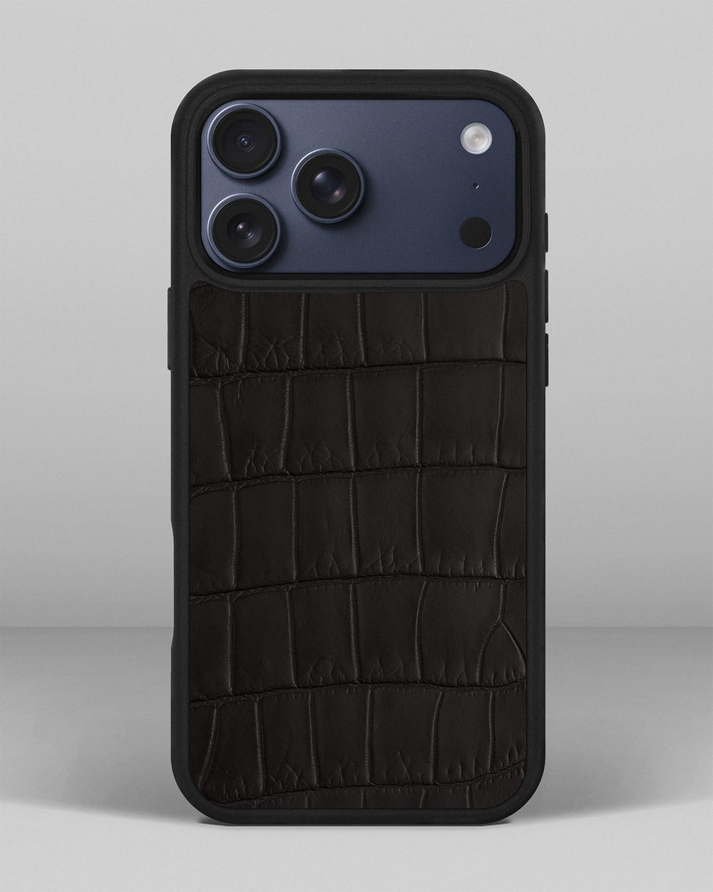 Etui z ciemnobrązowej skóry krokodyla na iPhone 17 Pro Max
