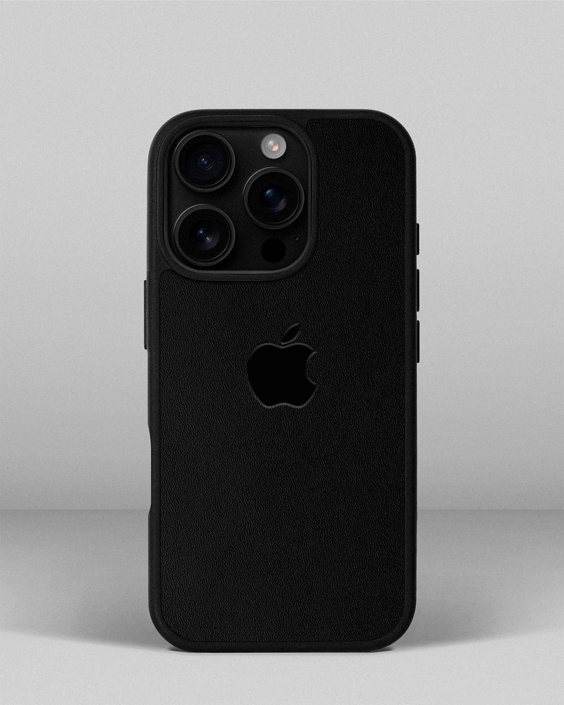 Чохол для iPhone 15 Pro із шкіри купон в чорному кольорі з логотипом яблука