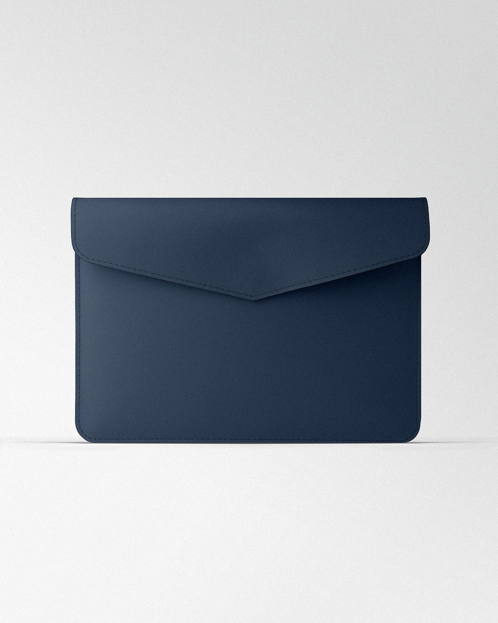 Чехол Magnetic Envelope из темно-синей телячьей кожи для MacBook