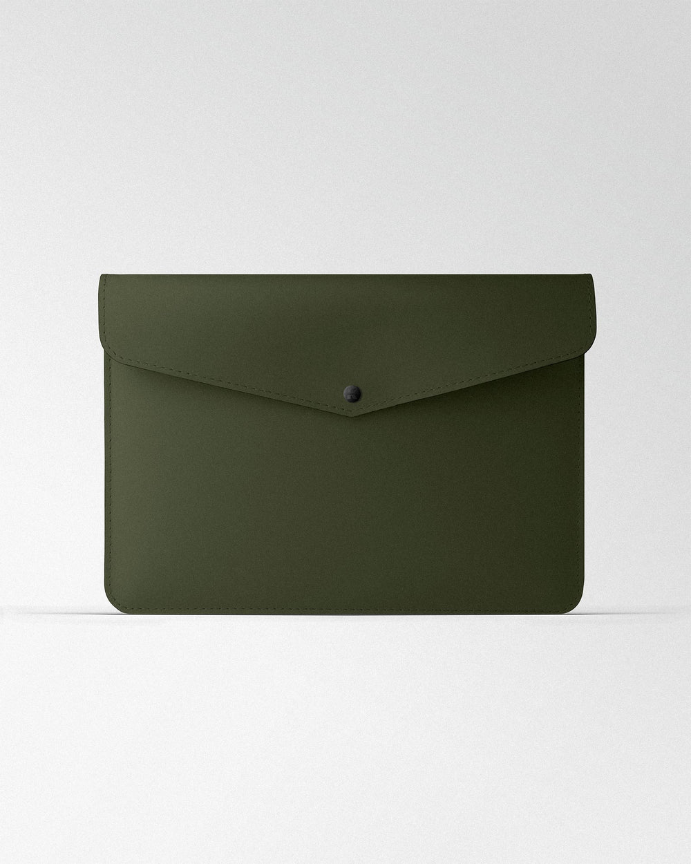 Etui Envelope z ciemnozielonej skóry na MacBooka