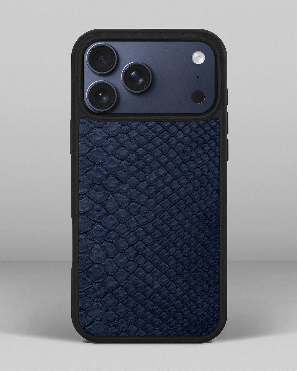 Чохол із темно-синьої шкіри пітона з дрібними лусочками для iPhone 17 Pro Max