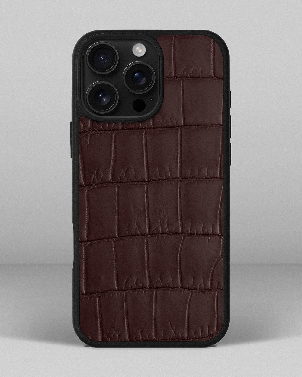 Etui z ciemnobrązowej skóry krokodyla na iPhone 16 Pro Max