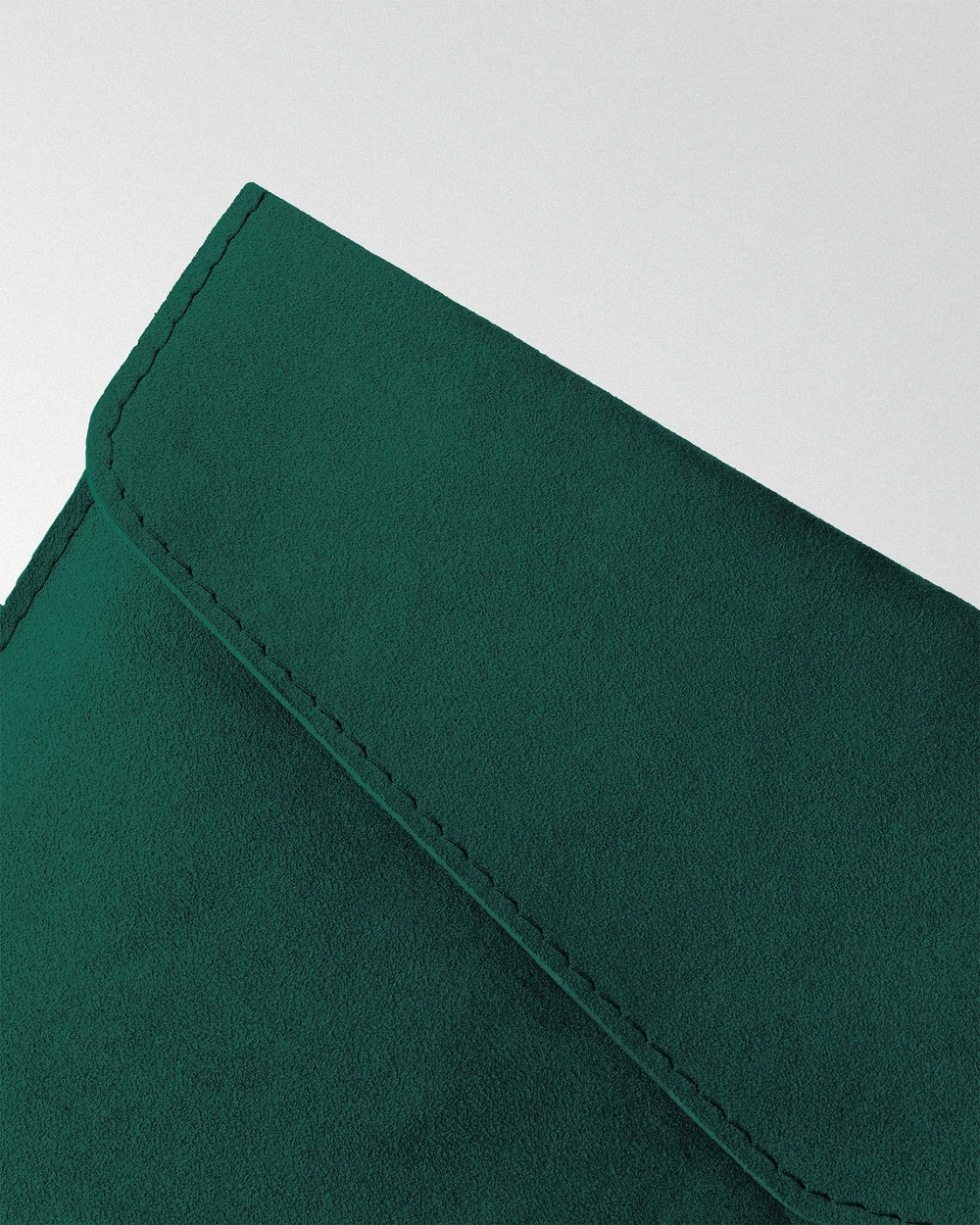 Etui Magnetic Envelope z zielonej alcantary na MacBook