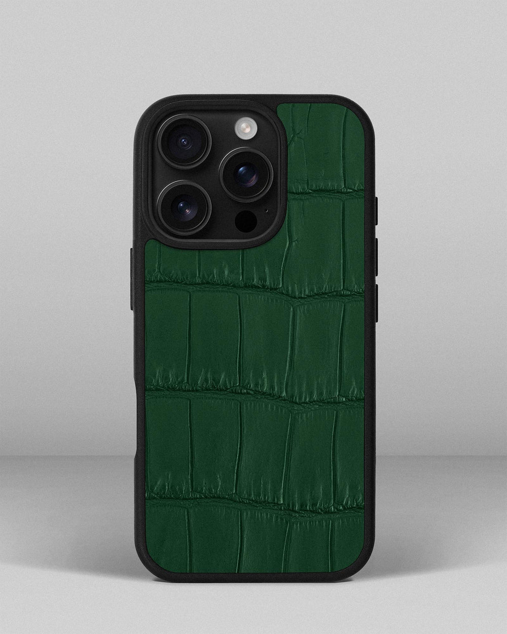 Etui z ciemnozielonej skóry krokodyla na iPhone 16 Pro