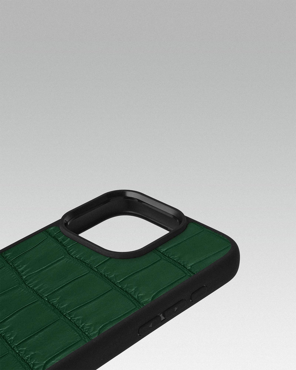 Etui z ciemnozielonej skóry krokodyla na iPhone 16 Pro