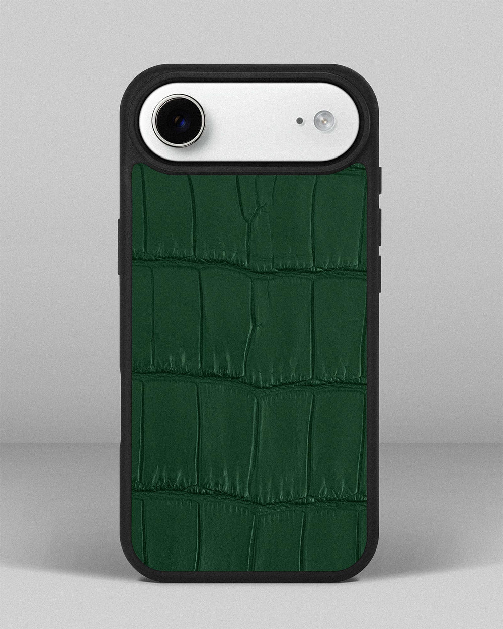 Etui z ciemnozielonej skóry krokodyla na iPhone 17 Air