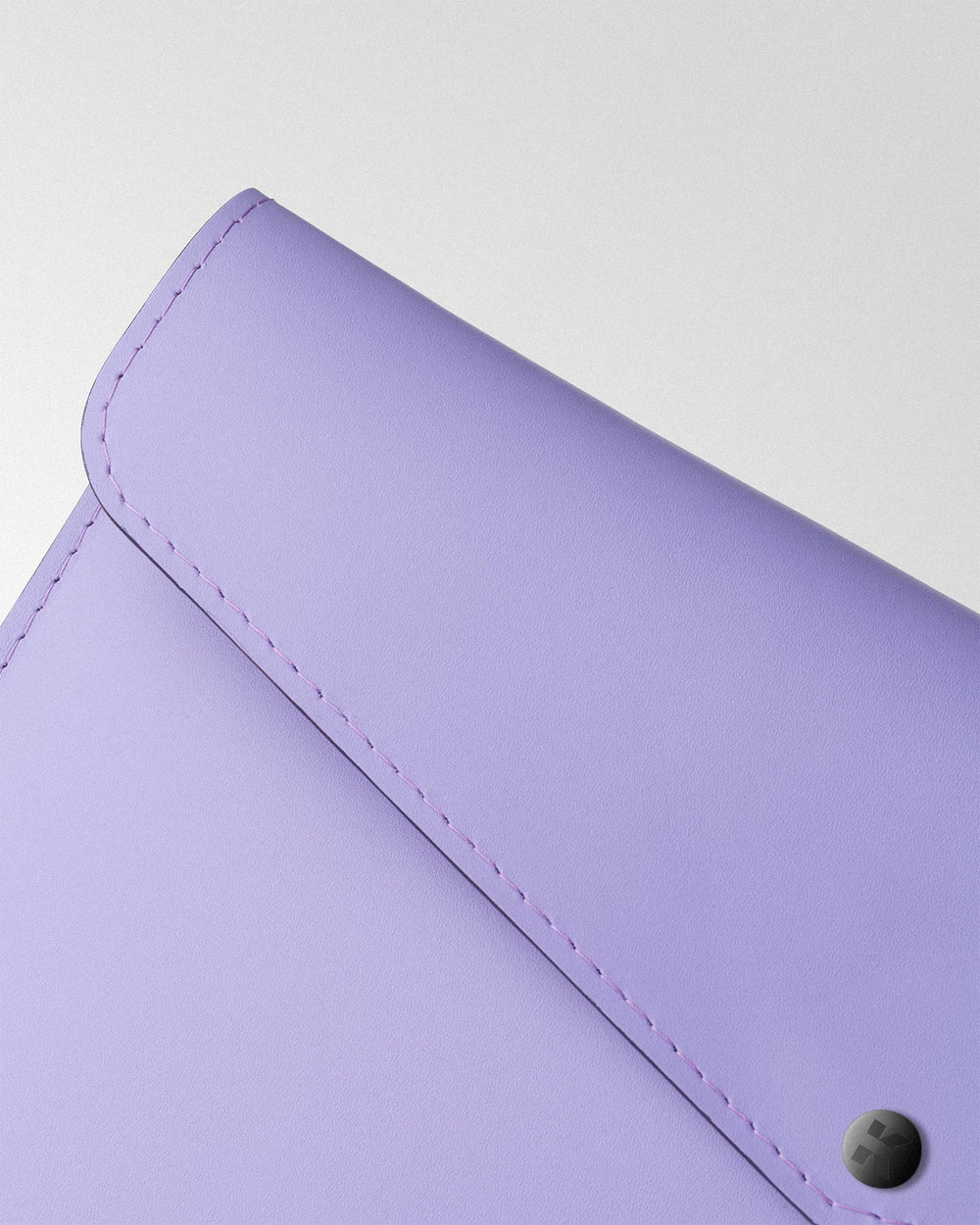 Чохол Envelope з лілової шкіри для MacBook