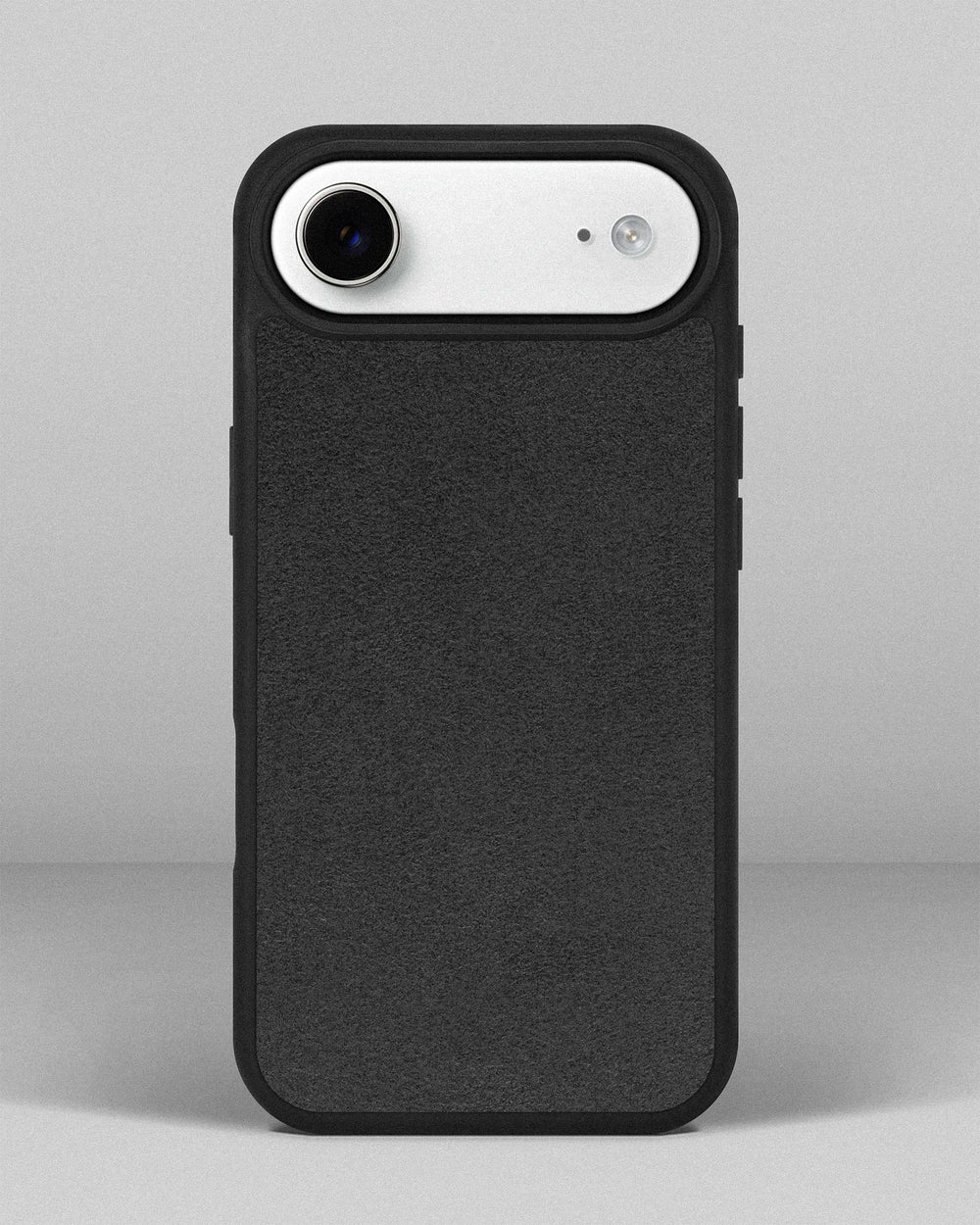 Чехол с серой вставкой из алькантары для iPhone 17 Air