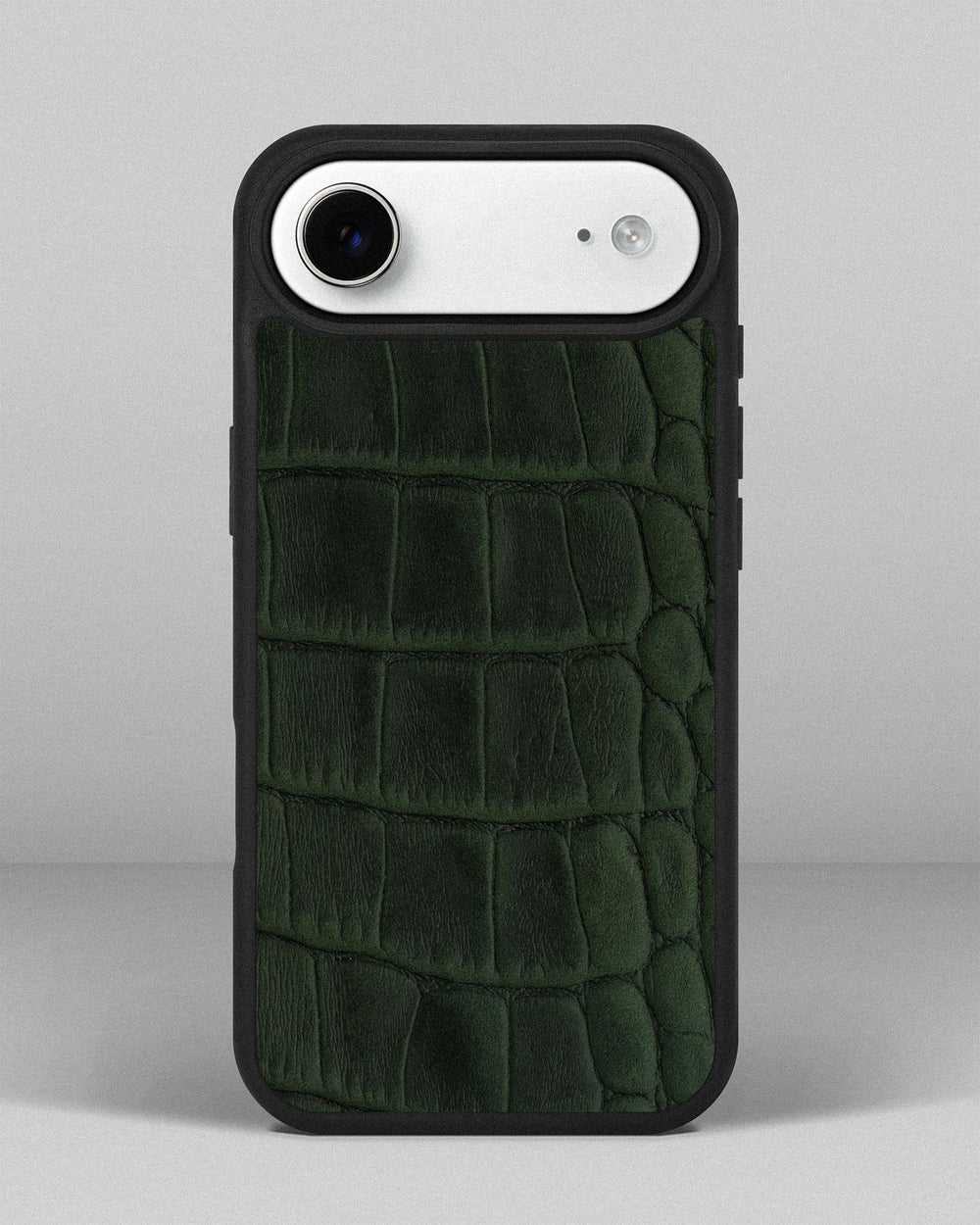 Etui z ciemnozielonego tłoczenia imitującego krokodyla na cielęcej skórze do iPhone 17 Air