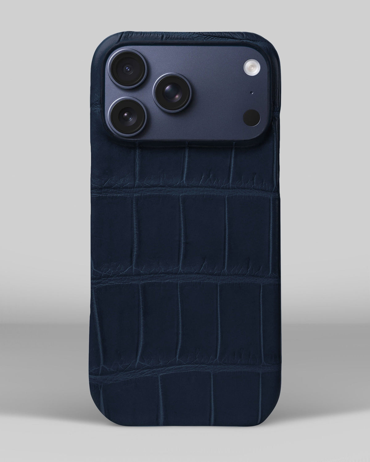 Темно-синій чохол обтягнутий шкірою крокодила для iPhone 18 Pro Max