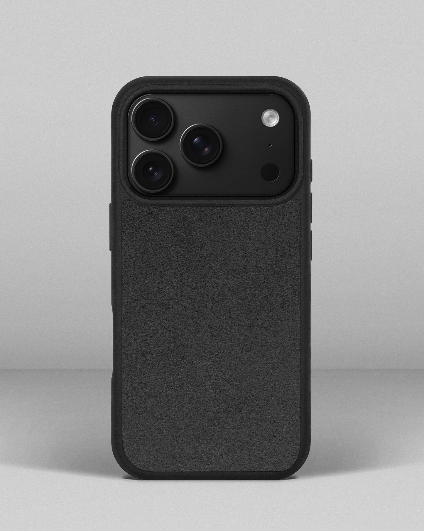 Чохол із сірою вставкою з алькантари для iPhone 18 Pro