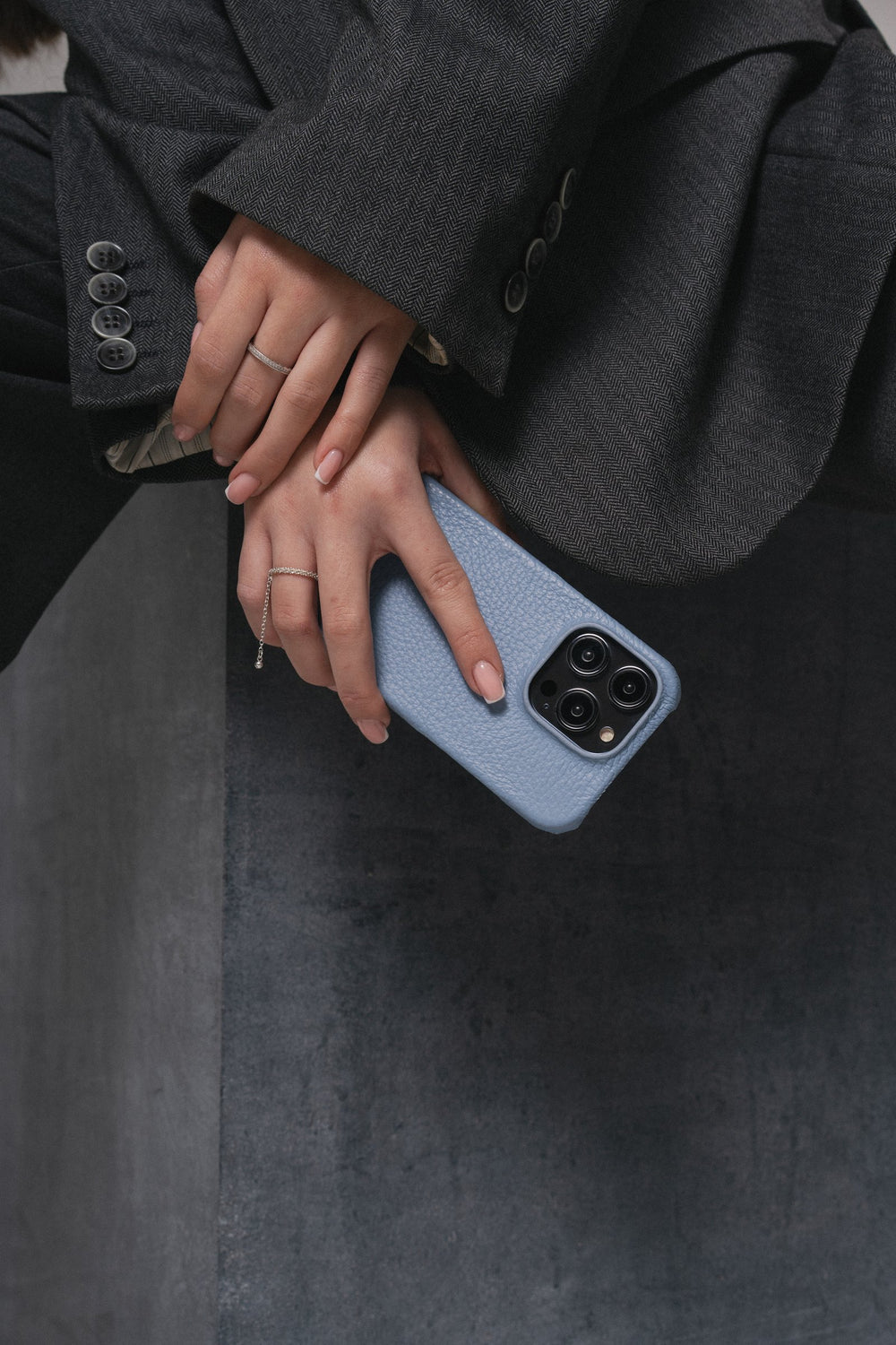 Голубой кожаный чехол для iPhone 16 Pro