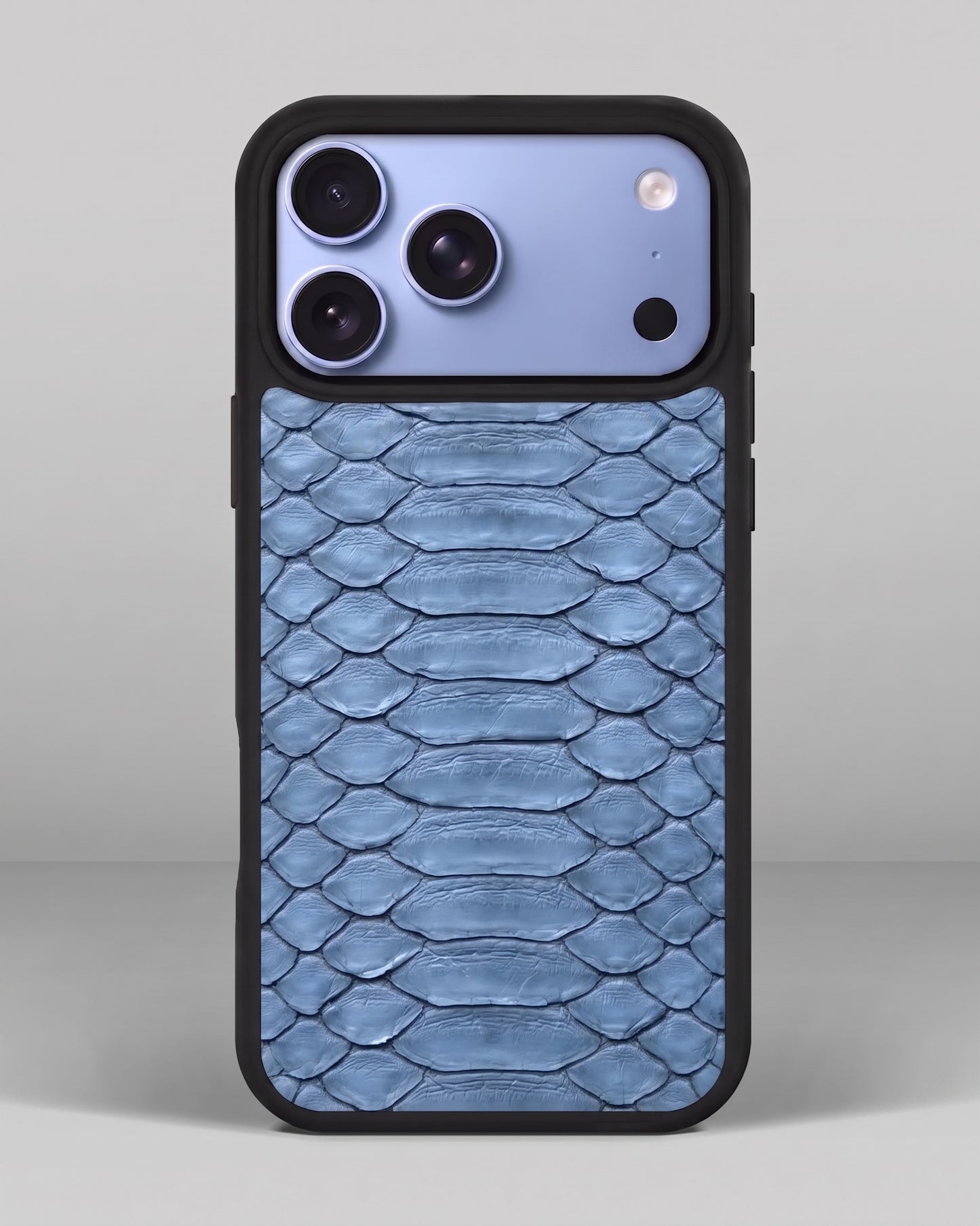 Чохол із темно-синьої шкіри пітона з широкими лусочками для iPhone 18 Pro Max
