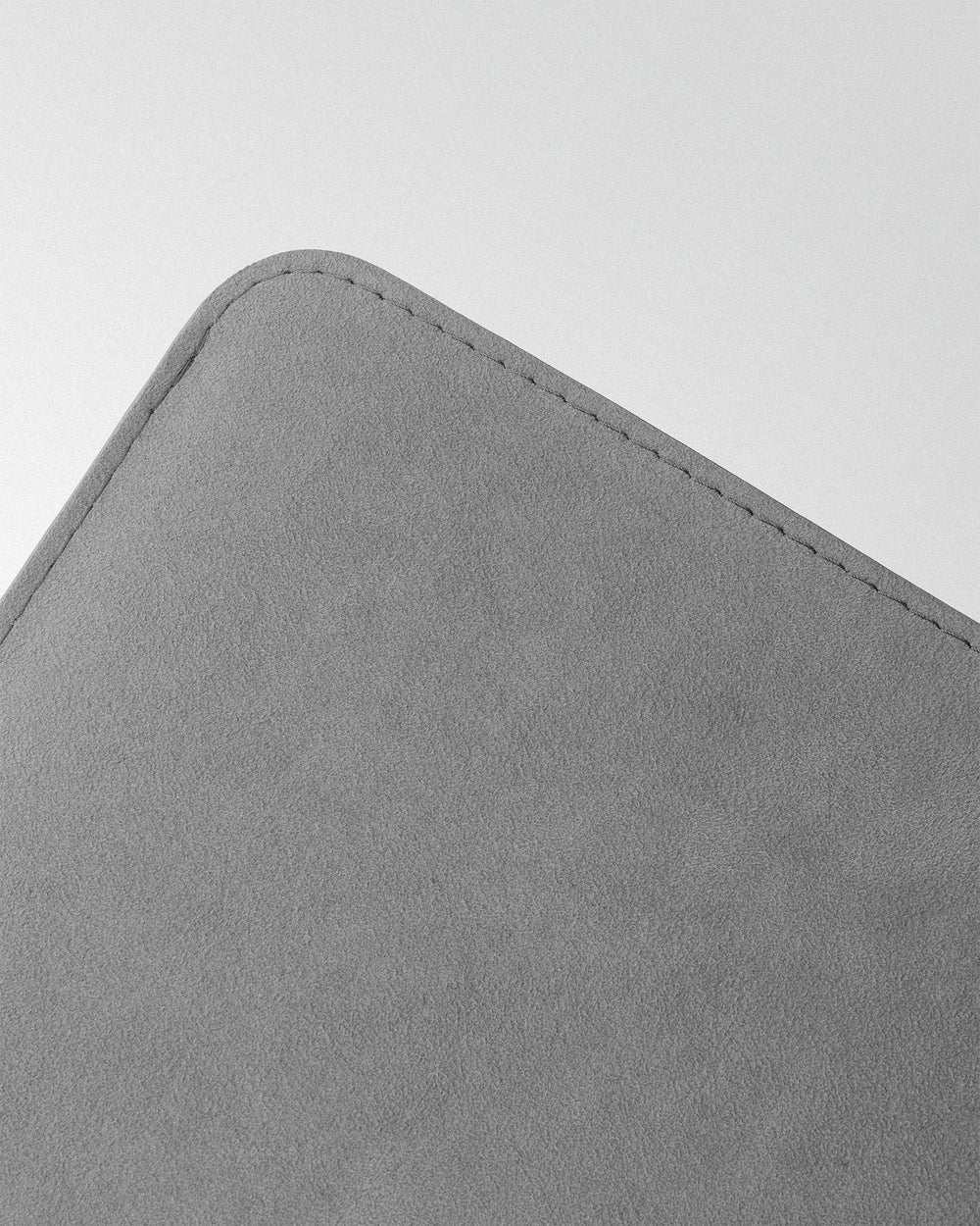 Чохол Minimalist з світло-сірої алькантари для MacBook