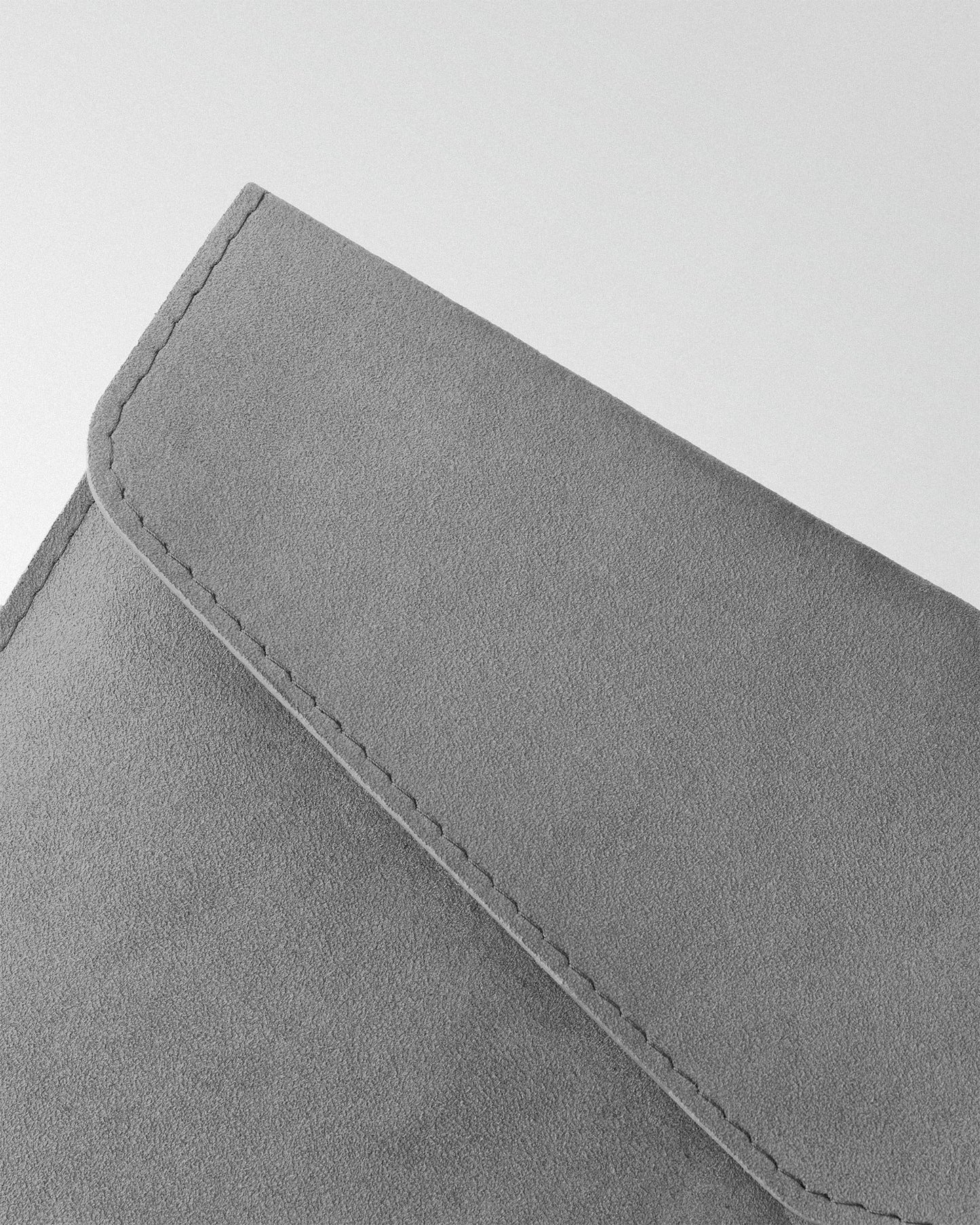 Чохол Magnetic Envelope з світло-сірої алькантари для MacBook