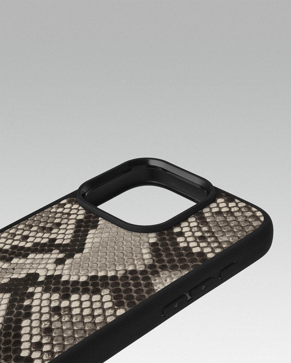 Etui z czarno-białej skóry pytona z drobnymi łuskami do iPhone 16 Pro Max