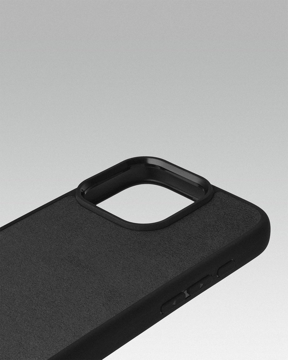 Чехол с серой вставкой из алькантары для iPhone 16 Pro Max