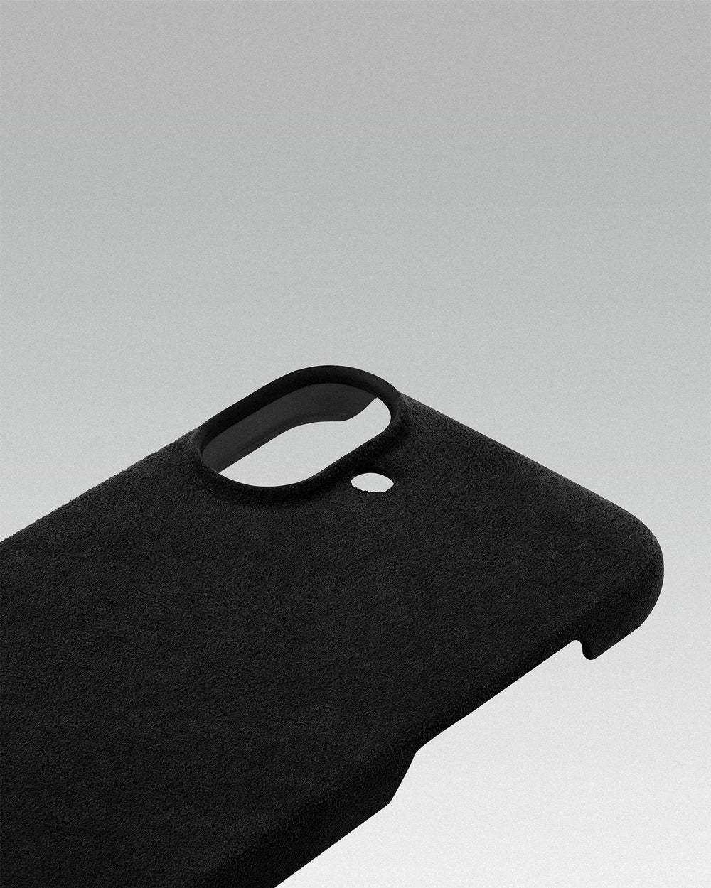 Czarne etui z alcantary na iPhone 16 Plus