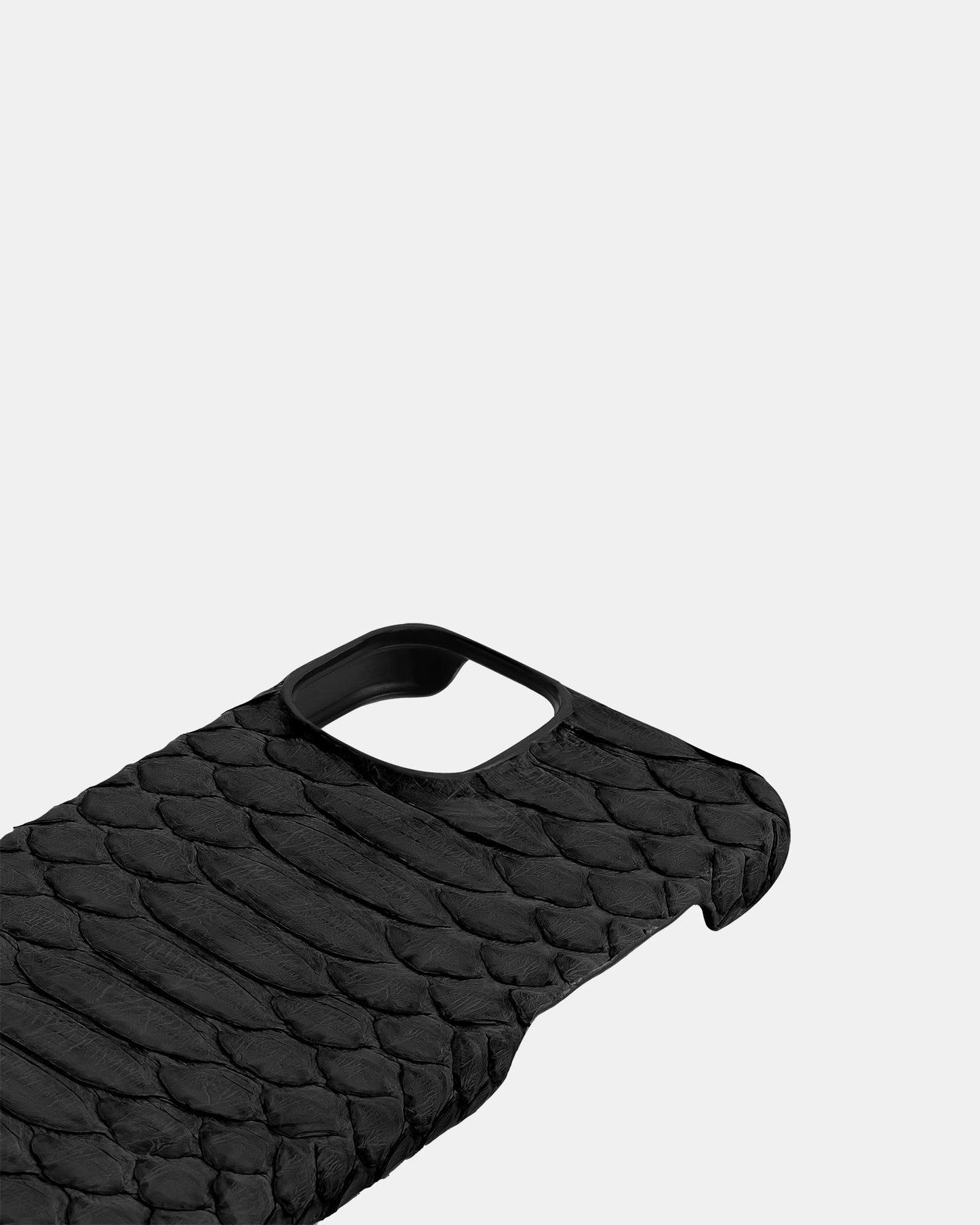 Шкіряний чохол з чорного пітона для iPhone 15