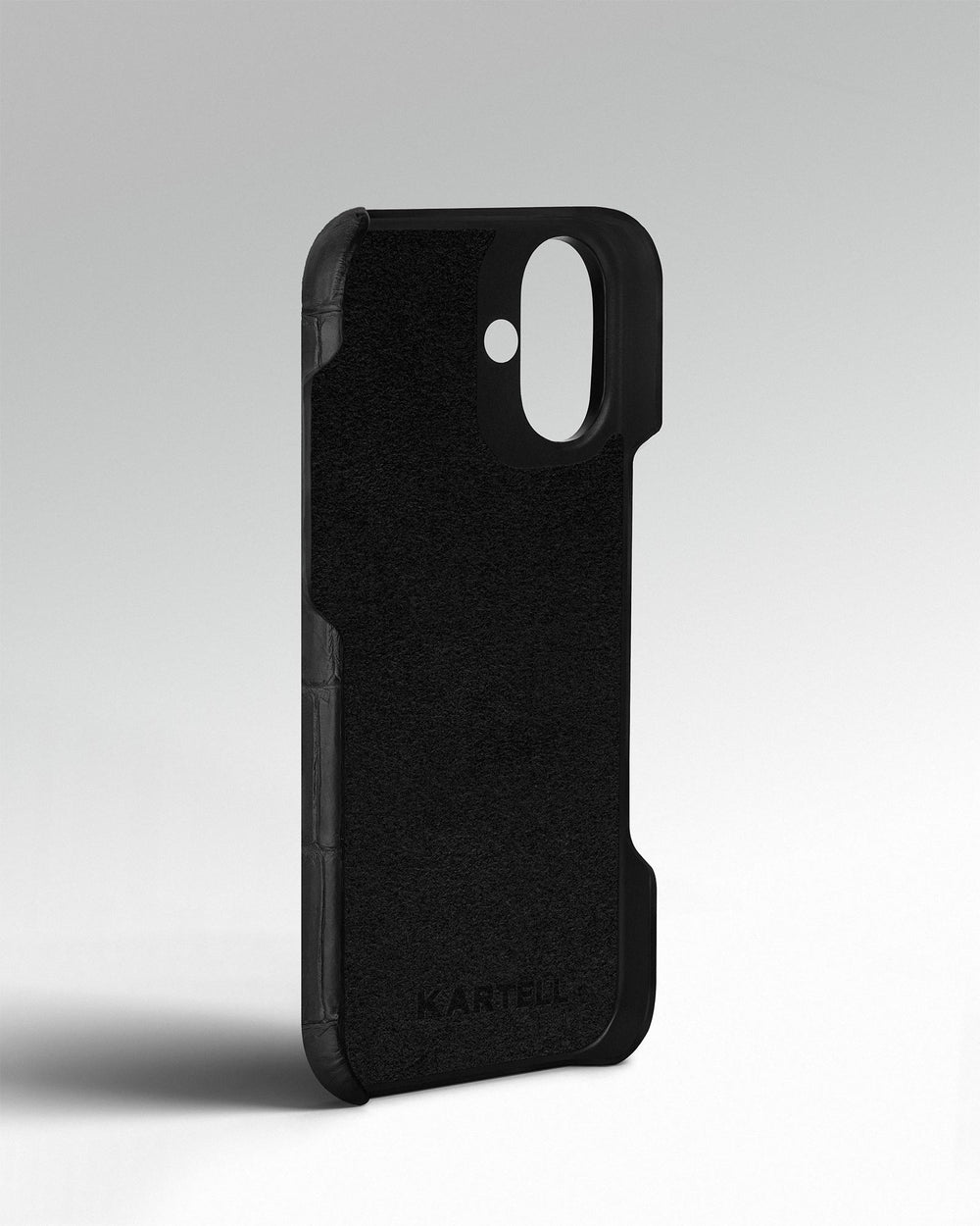 Черный чехол из кожи крокодила для iPhone 15