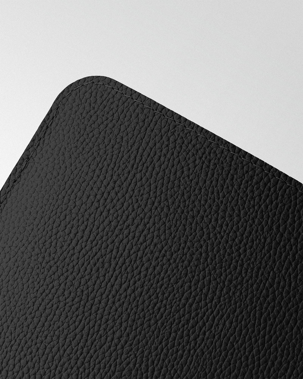 Чехол Minimalist из черной кожи для MacBook