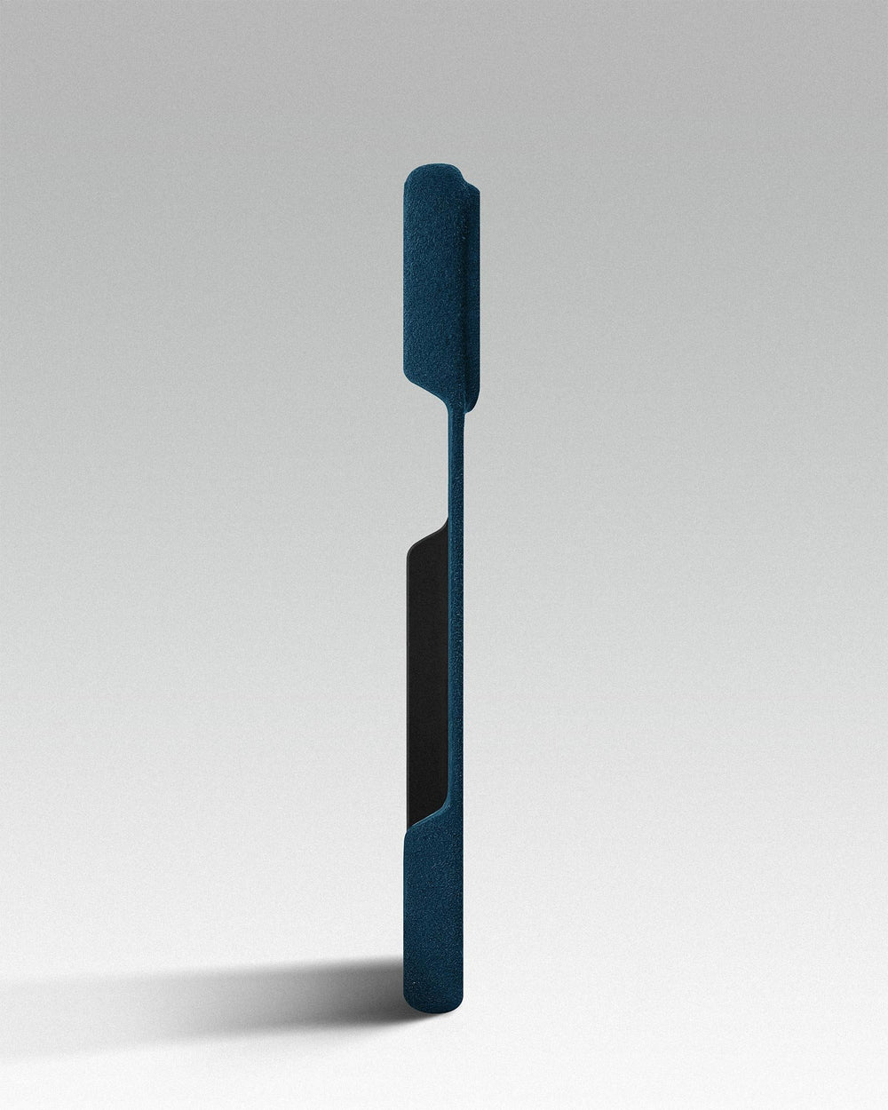 Niebieskie etui z alcantary na iPhone 16 Pro