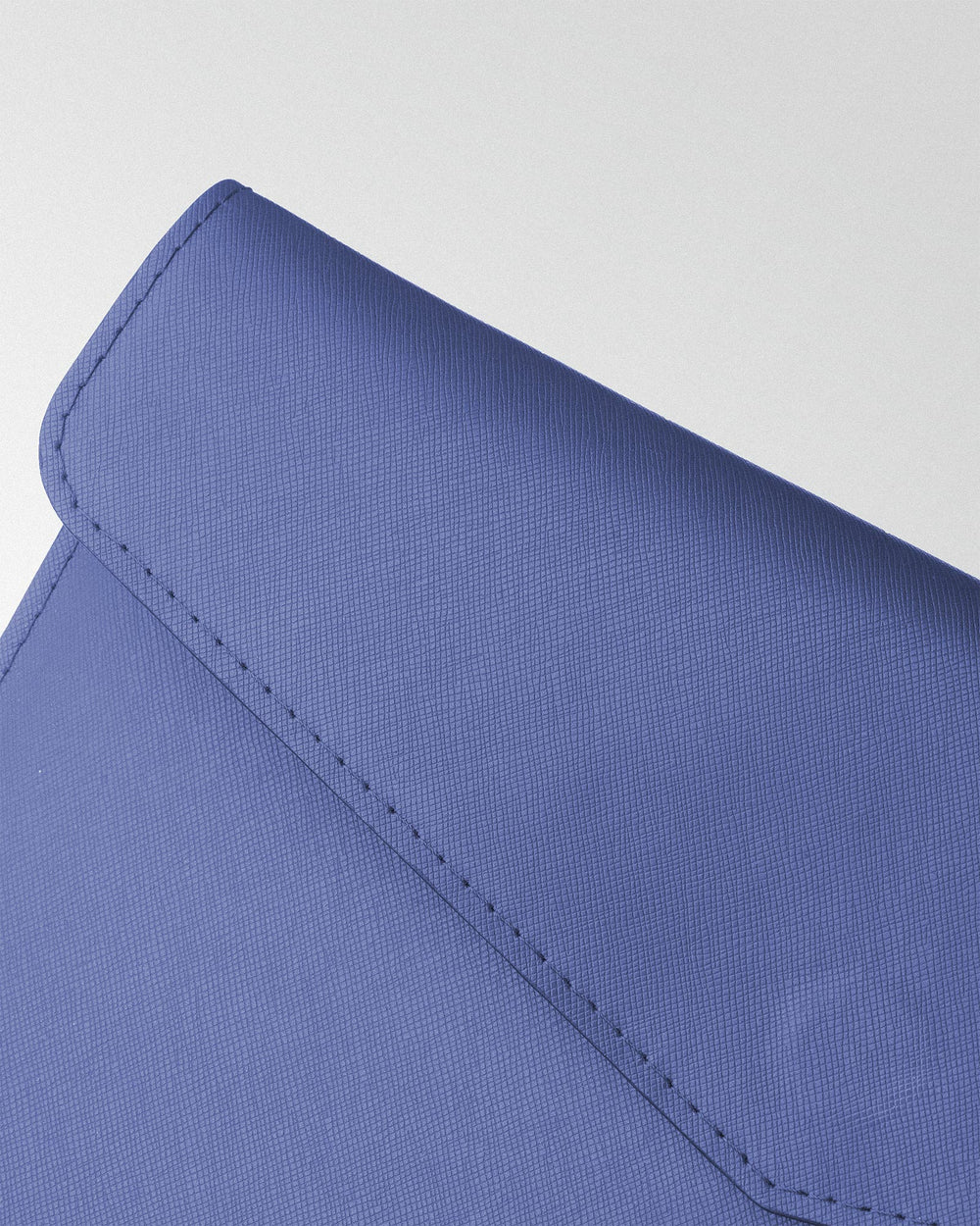 Чехол Magnetic Envelope из синей кожи сафьяно для MacBook