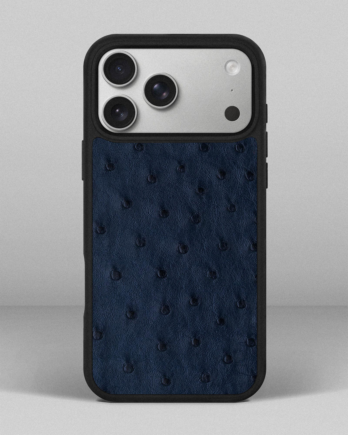 Чохол із темно-синьої шкіри страуса з фолікулами для iPhone 18 Pro Max