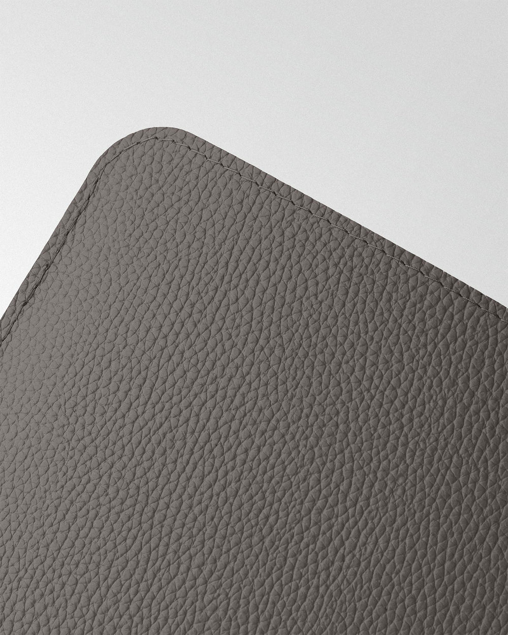 Etui Minimalist ze skóry w kolorze cappuccino do MacBooka