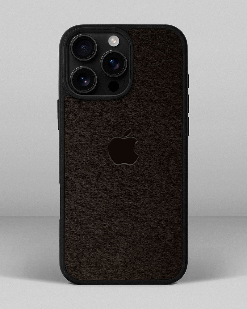 Чохол для iPhone 16 Pro Max із шкіри купон в темно-коричневому кольорі з логотипом яблука