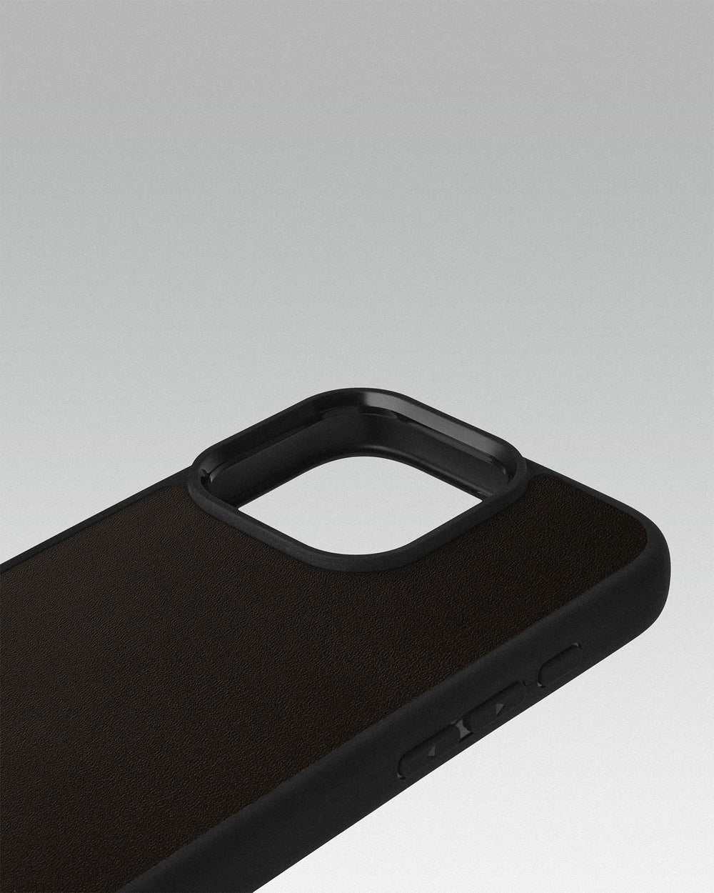Чохол для iPhone 15 Pro із шкіри купон в темно-коричневому кольорі з логотипом яблука