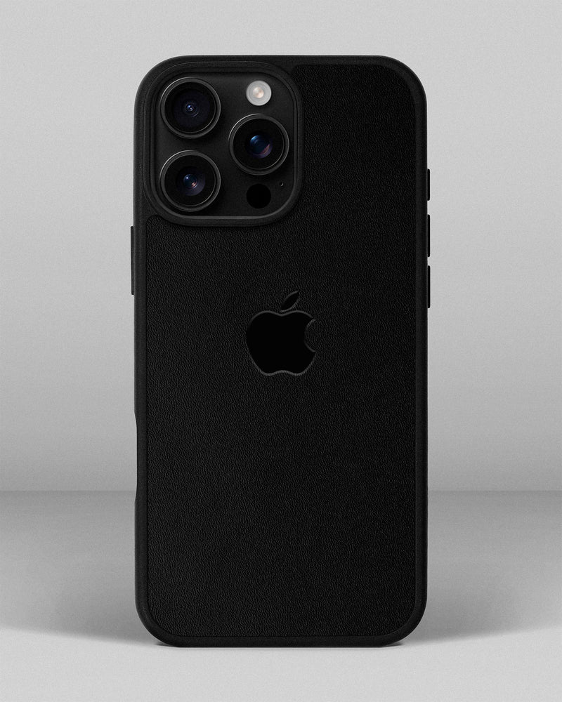 Чохол для iPhone 16 Pro Max із шкіри купон в чорному кольорі з логотипом яблука