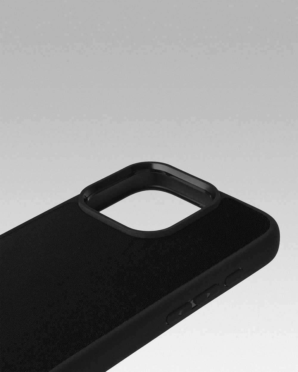 Чехол для iPhone 16 Pro чёрного цвета из кожи купон с тиснением Роза ветров