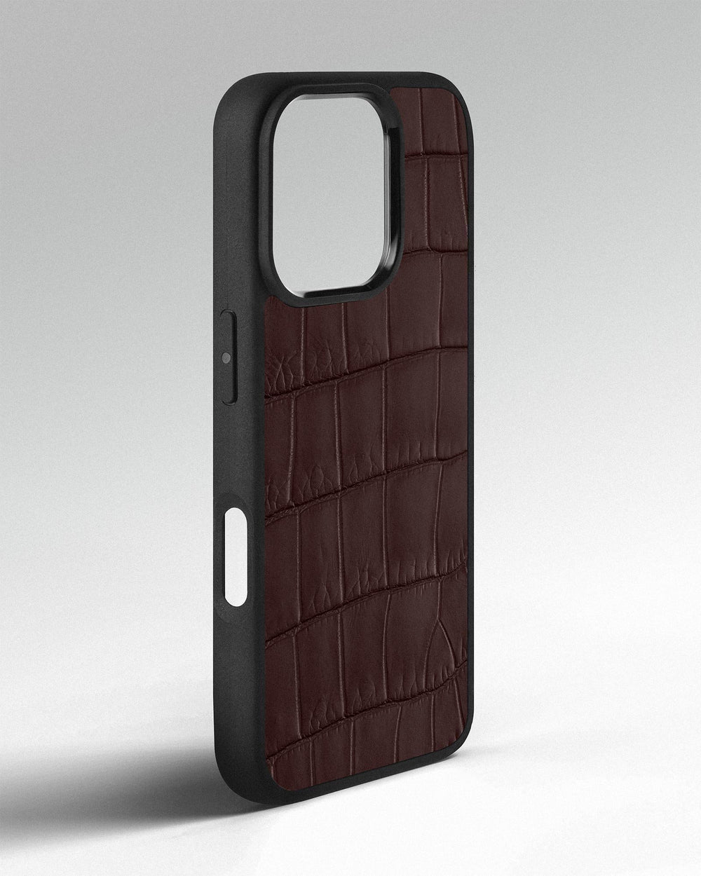 Etui z ciemnobrązowej skóry krokodyla na iPhone 16 Pro Max